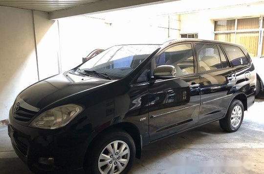 Toyota Innova 2010 for sale-1