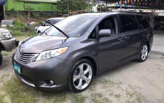 2011 Toyota Sienna for sale-3