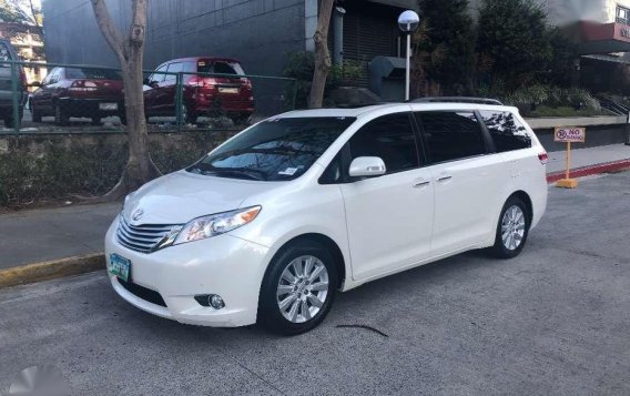 2014 Toyota Sienna Limited Pearl white - Original paint-3