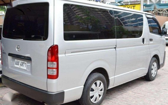 2014 Toyota Hiace Commuter  TOP of the Line-1