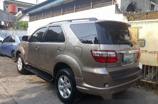 Toyota Fortuner 2010 G AT for sale-3