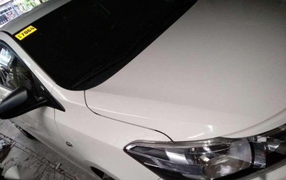 Selling Toyota Vios white 2015-1