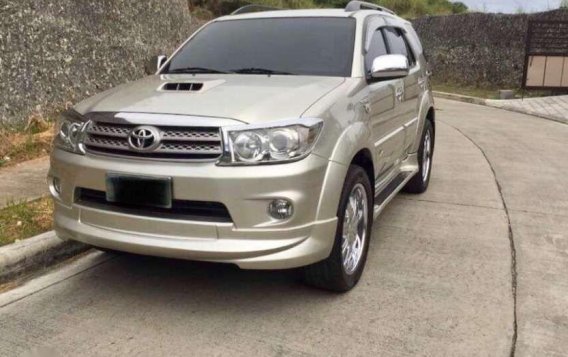 2010 Toyota Fortuner for sale-3