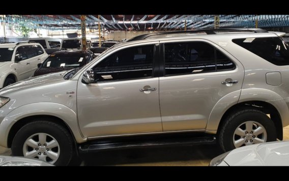 2010 Toyota Fortuner G AT DSL (4X2) FOR SALE-2