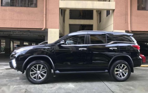 2017 Toyota Fortuner V AT casa maintained