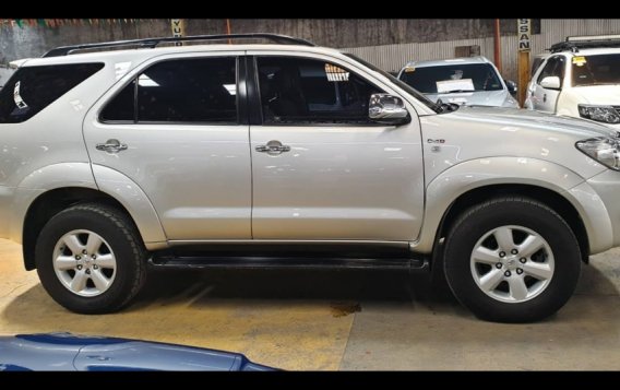 2010 Toyota Fortuner G AT DSL (4X2) FOR SALE-1