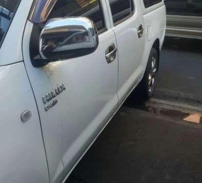 Toyota Hilux 4x2 2007 model for only 465k!-2
