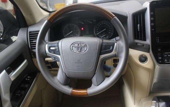 Brand New Toyota Land Cruiser Dubai Version VX Platinum Ed landcruiser-7