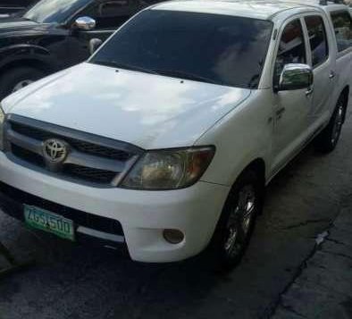 Toyota Hilux 4x2 2007 model for only 465k!