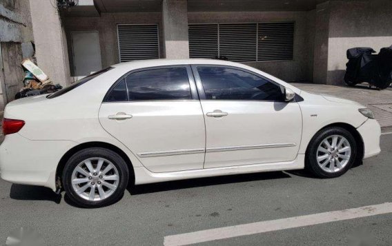 Toyota Altis 2010 1.6V A/T white pearl FOR SALE