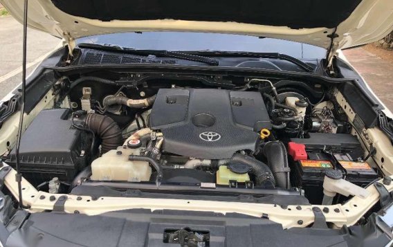 Toyota Fortuner V 2017 4x2 automatic transmission-9