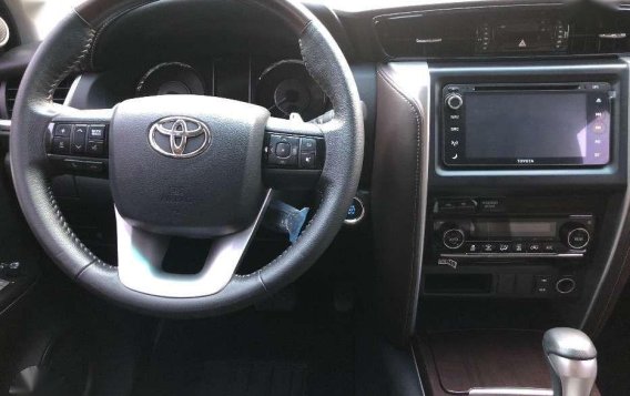 Toyota Fortuner V 2017 4x2 automatic transmission-5