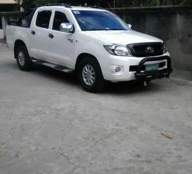 TOYOTA Hilux 2010 diesel manual very good condition-1