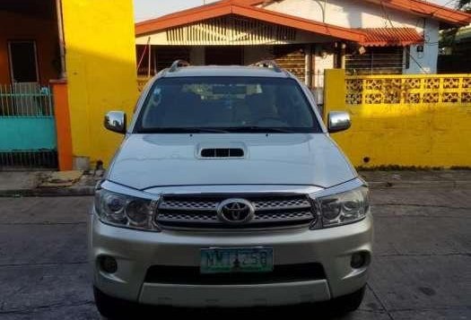 TOYOTA Fortuner 2009 V FOR SALE-2