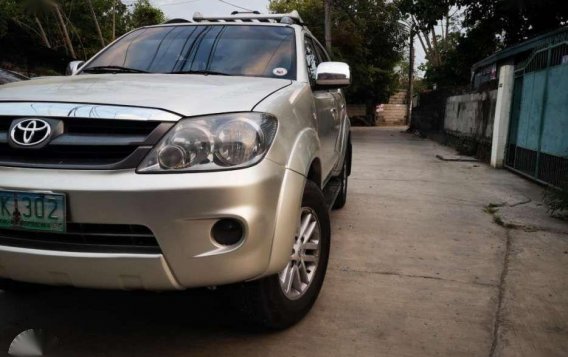 TOYOTA Fortuner 2008 AT diesel FOR SALE-6