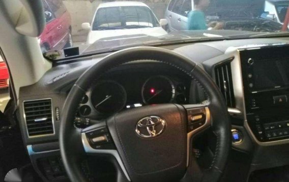 2018 Toyota Land Cruiser Automatic Diesel for sale-5