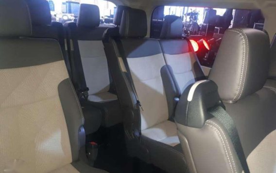 TOYOTA Hiace GL Grandia 28L DSL 2019 brand new with unit on Hand-4