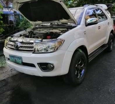 Toyota Fortuner 2011 model in good condition-2