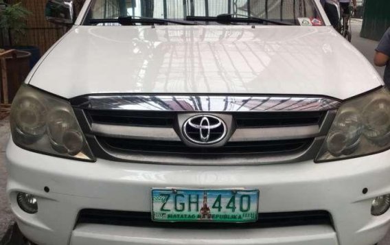 Toyota Fortuner G 2006 pearl White -A/T diesel