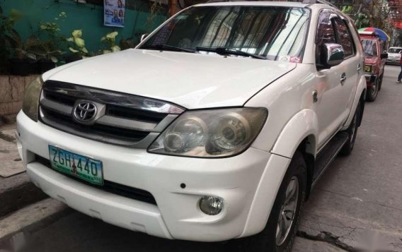 Toyota Fortuner G 2006 pearl White -A/T diesel-1
