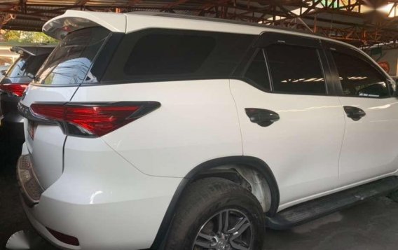 2018 Toyota Fortuner 2.4 G 4x2 Automatic Freedom White-4