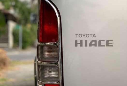 2015 Toyota Hi-Ace Commuter Diesel Manual FOR SALE-8