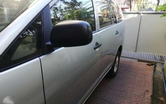 FOR SALE TOYOTA Innova E 2010 MANUAL-4