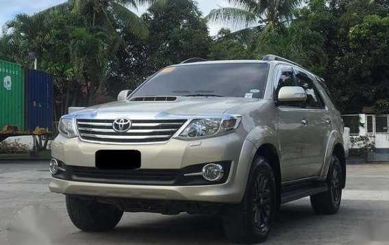 2015 Toyota Fortuner V Series Top of the line 1st own Cebu 31T KM only-9