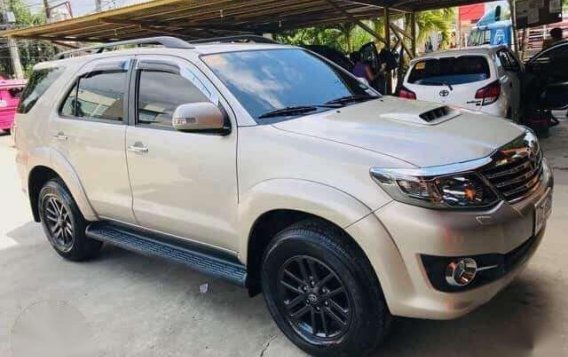 2015 Toyota Fortuner V Series Top of the line 1st own Cebu 31T KM only-6