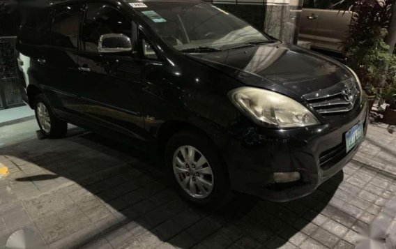 2010 Toyota Innova V Top of the line model-1