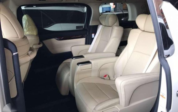 2016 Toyota Alphard A/T 3.5 V6 Full Options-3