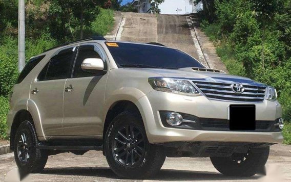 2015 Toyota Fortuner V Series Top of the line 1st own Cebu 31T KM only-1