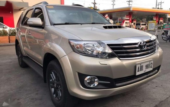 Toyota Fortuner V 2015 AT for sale -8