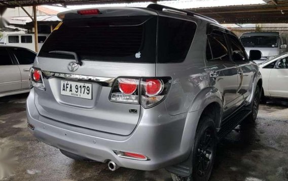 2015 model Toyota Fortuner V AT VNT Diesel Black Series-2