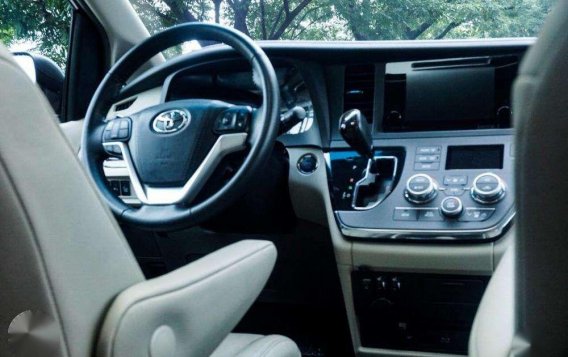 2015 Toyota Sienna AWD for sale-8
