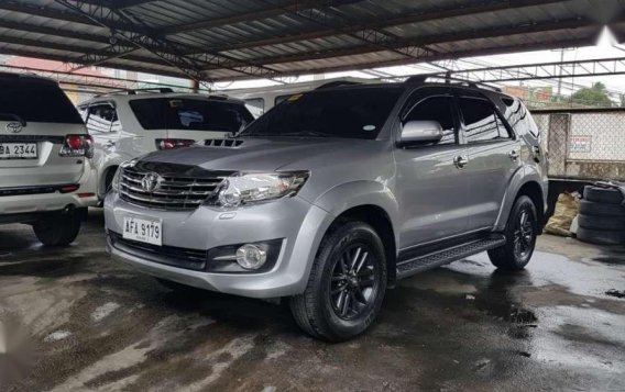 2015 model Toyota Fortuner V AT VNT Diesel Black Series