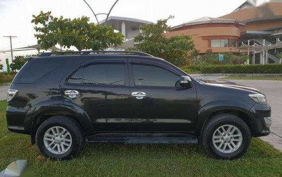 Top of the line 2013 Toyota Fortuner G AT low mileage-6