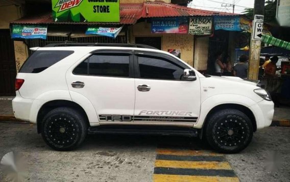 RUSH Toyota Fortuner V LOADED 2006 model.