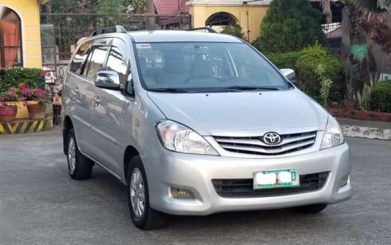 2010 Toyota Innova G Matic Diesel top of the line-1