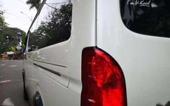 2014 Toyota Hiace Super Grandia Automatic 2 tone original-6