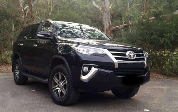 Selling my 2017 model TOYOTA FORTUNER-1