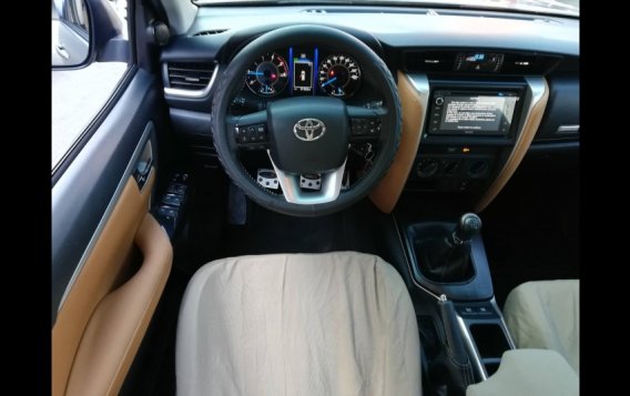 2016 Toyota Fortuner 2.4 G Diesel 4x2 MT-8