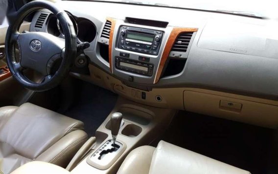 2009 model Toyota Fortuner G AT Diesel-4