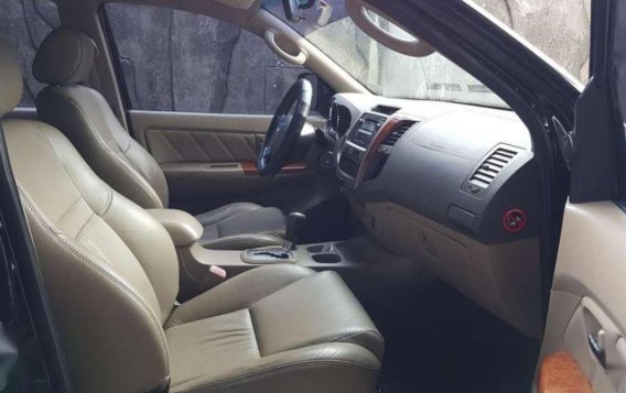 2009 model Toyota Fortuner G AT Diesel-5