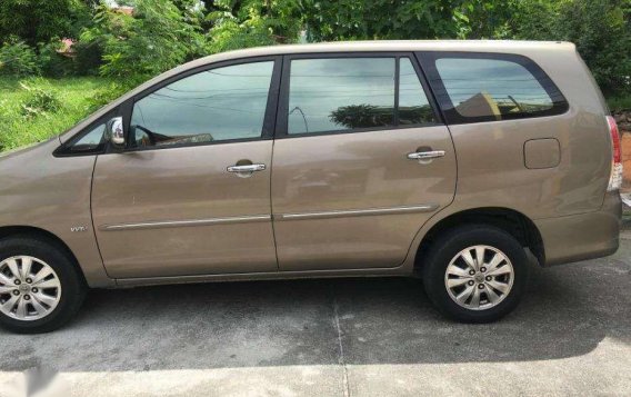 2011 Toyota Innova V 2.0 Gas AT FOR SALE-1