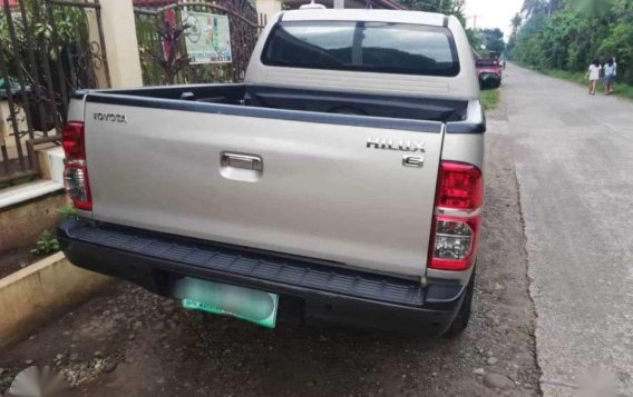 Toyota Hilux E 2012 model Manual FOR SALE-1