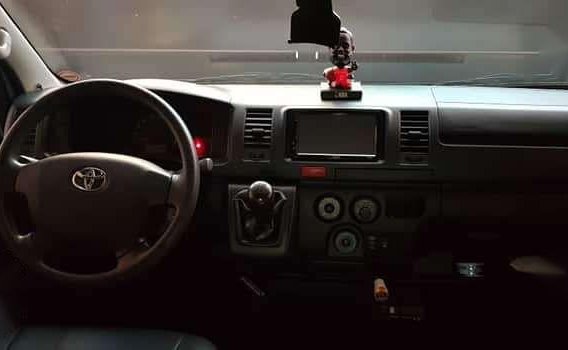 2015 Toyota Hi-Ace Commuter-4