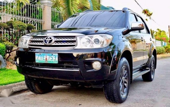 Toyota Fortuner diesel automatic 2009 DARE TO COMPARE!!!-2