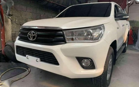 TOYOTA Hilux 2016 2.4G 4x2 manual newlook WHITE