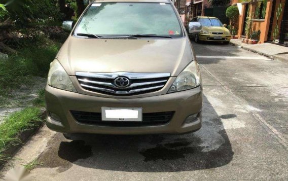 2011 Toyota Innova V 2.0 Gas AT FOR SALE-3